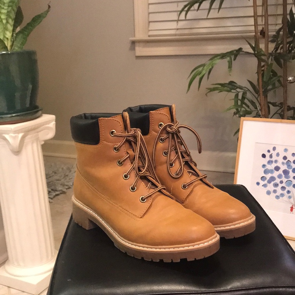 Brown/Black Lace Up Timberland-style Boots